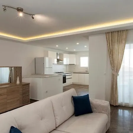 Luks Villalar * Kusadasi